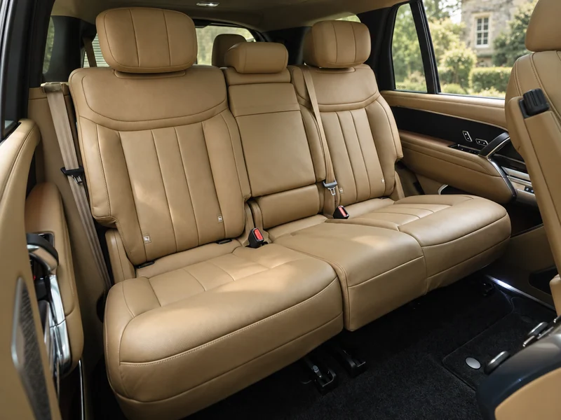 AI illustration of Range Rover: passenger cabin
