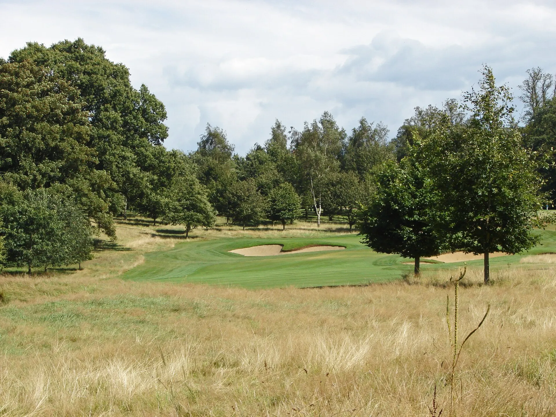 Fairway and bunkers at Bearwood Lakes Golf Club in August 2014