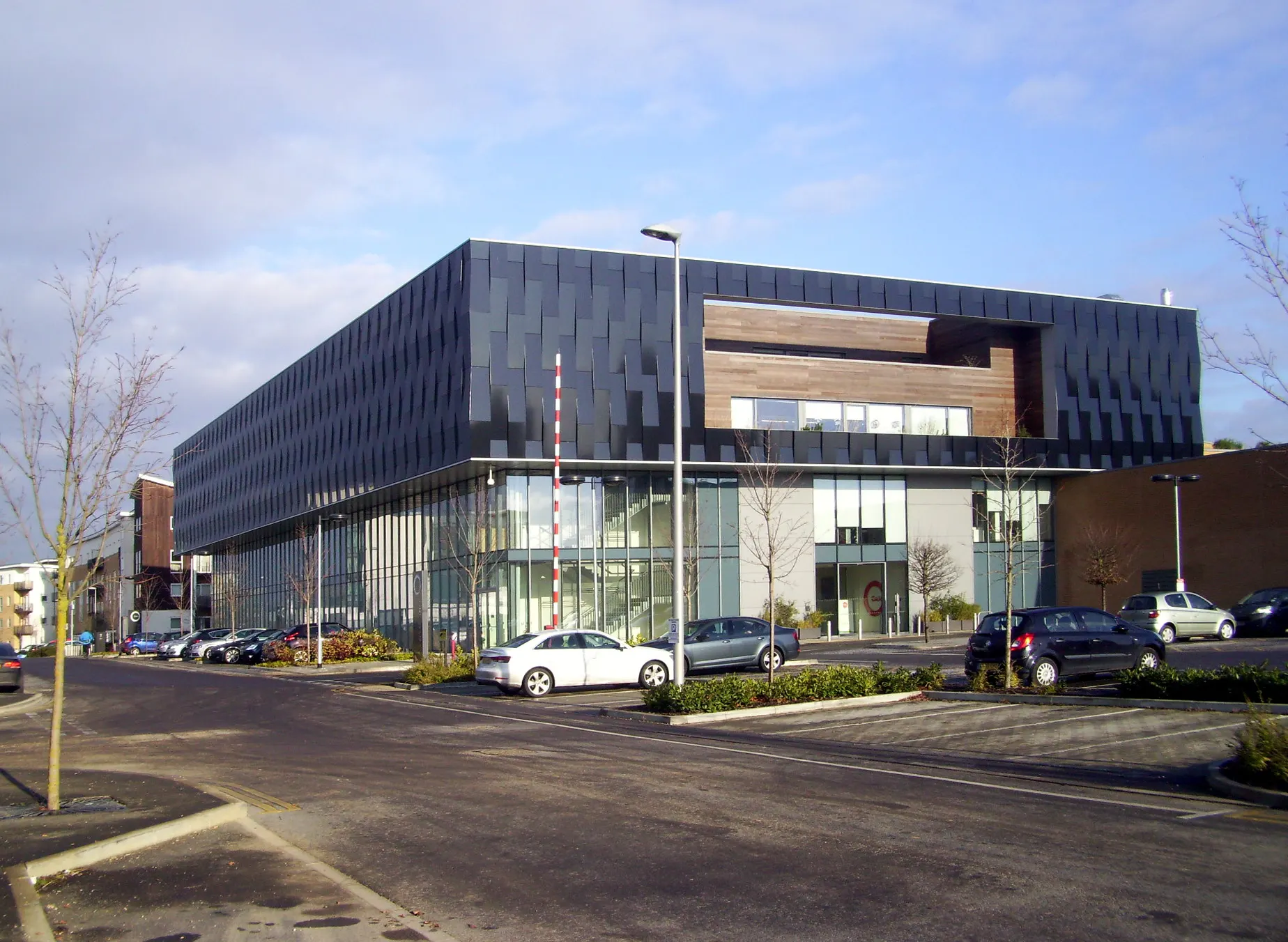 Circle Reading Hospital exterior on Drake Way, photographed in 2014