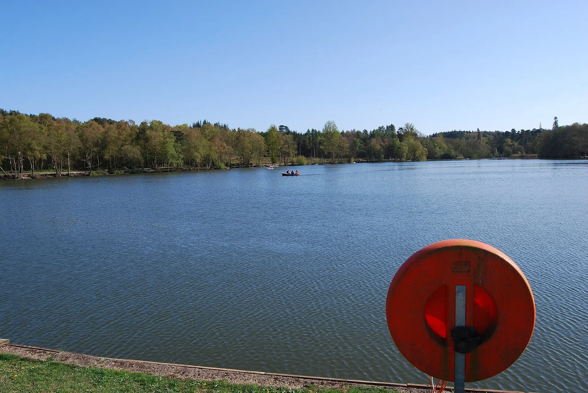 Tilgate Lake in Crawley under a blue sky in April 2014