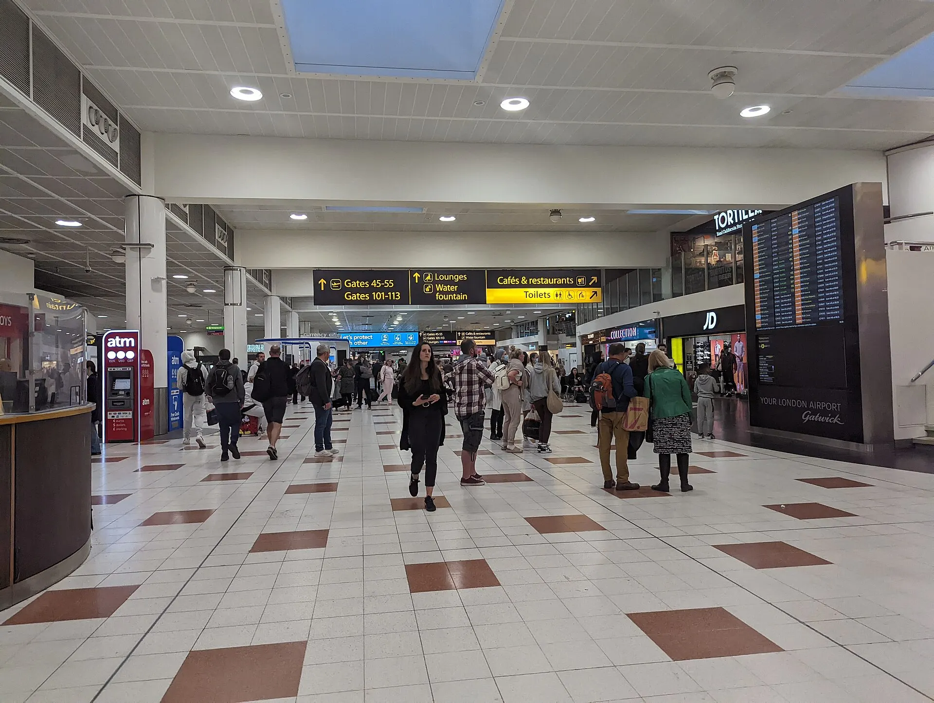 Photograph of Gatwick North Terminal public departures hall in 2022
