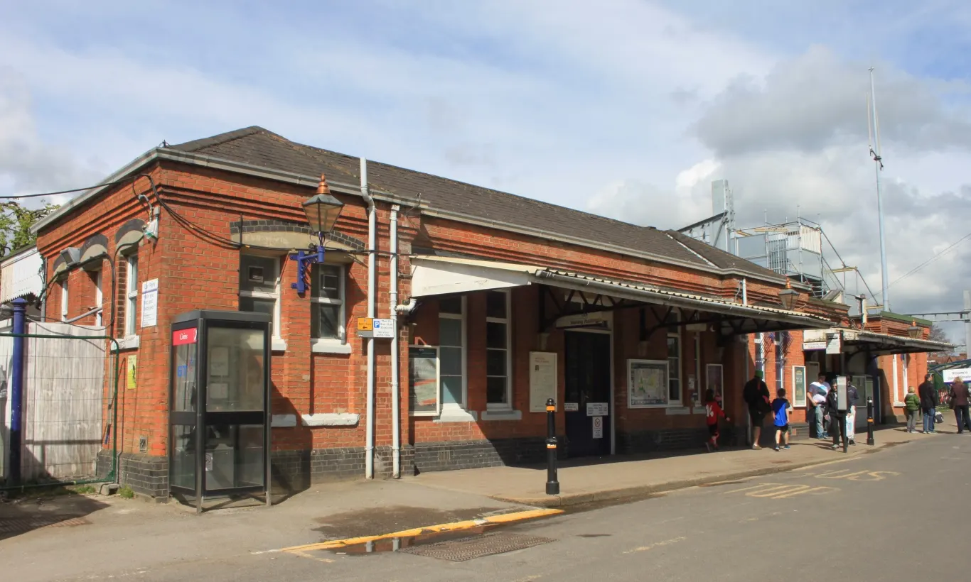 Goring and Streatley railway station exterior in April 2016