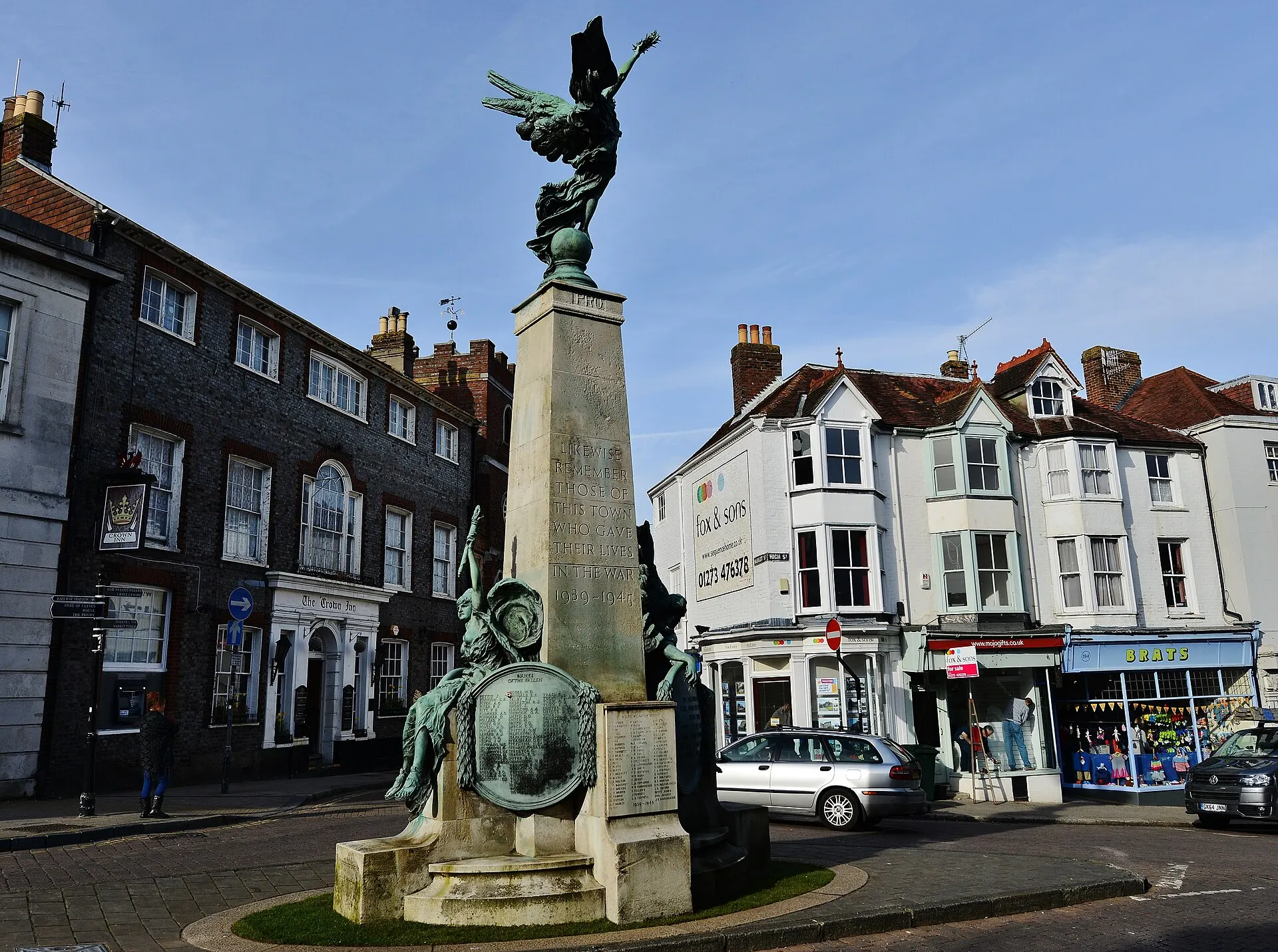 Street scene on Lewes High Street in March 2015
