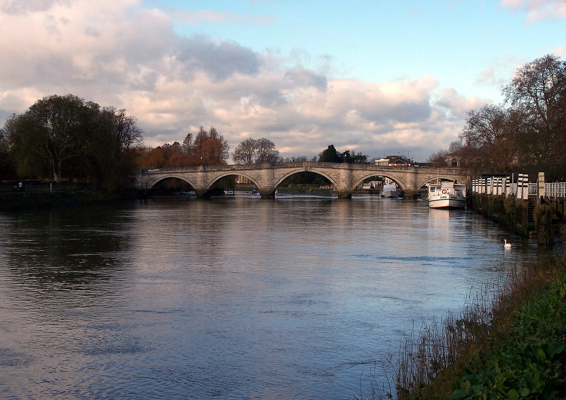 Richmond Bridge over the Thames at dusk in October 2007