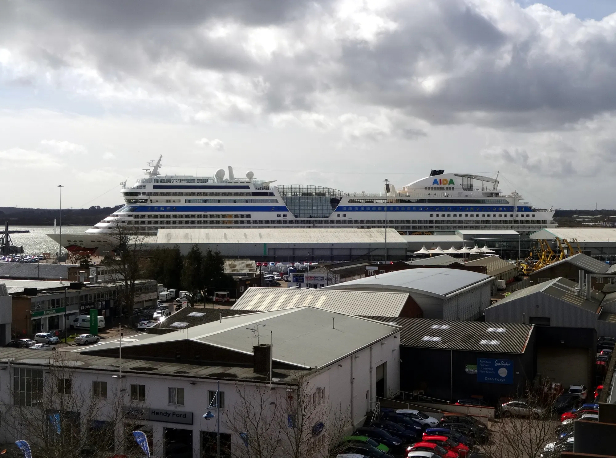AIDAmar alongside Southampton City Cruise Terminal at Berth 101 in 2016